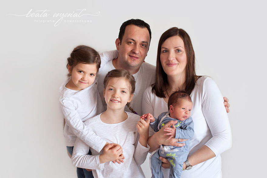 sesja fotograficzna rodzenstwa, sesja noworodkowa Krakow, sesja rodzinna